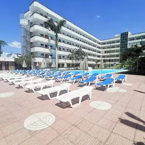 https://las-camelias-215.in-canary-islands.com